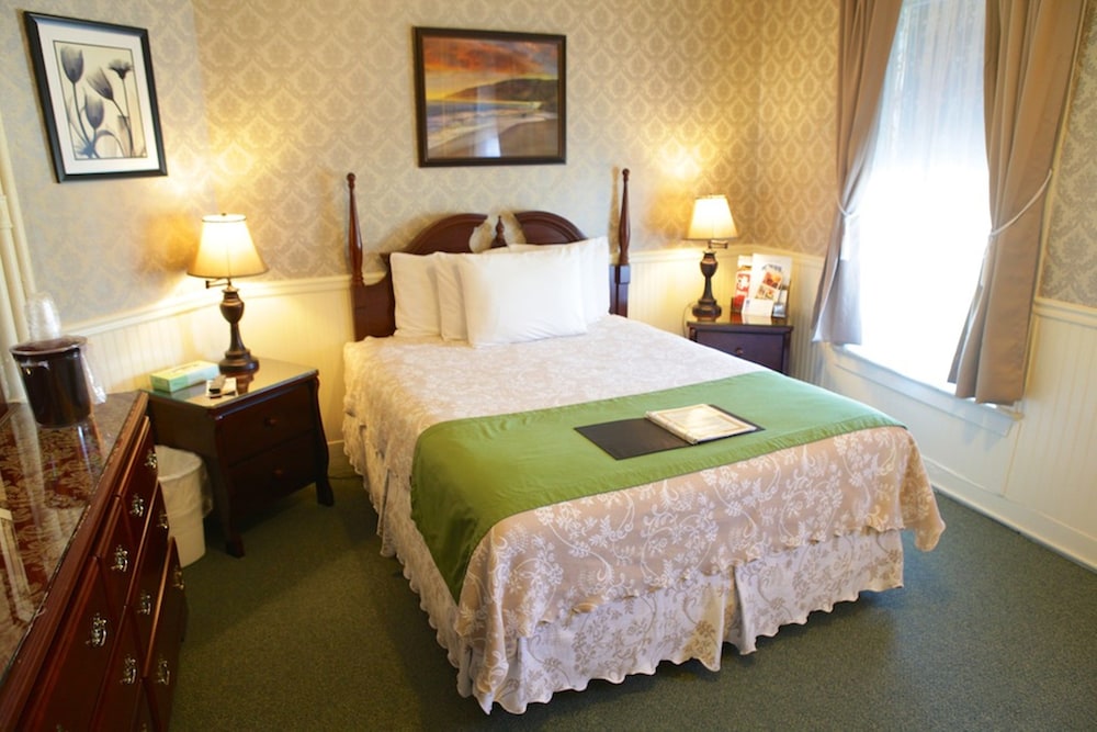 Inn At St John 10/36