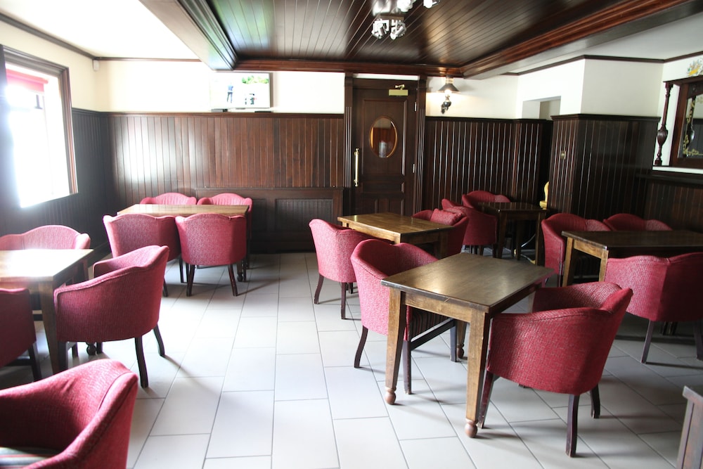 5 Corners Guest Inn 12/19