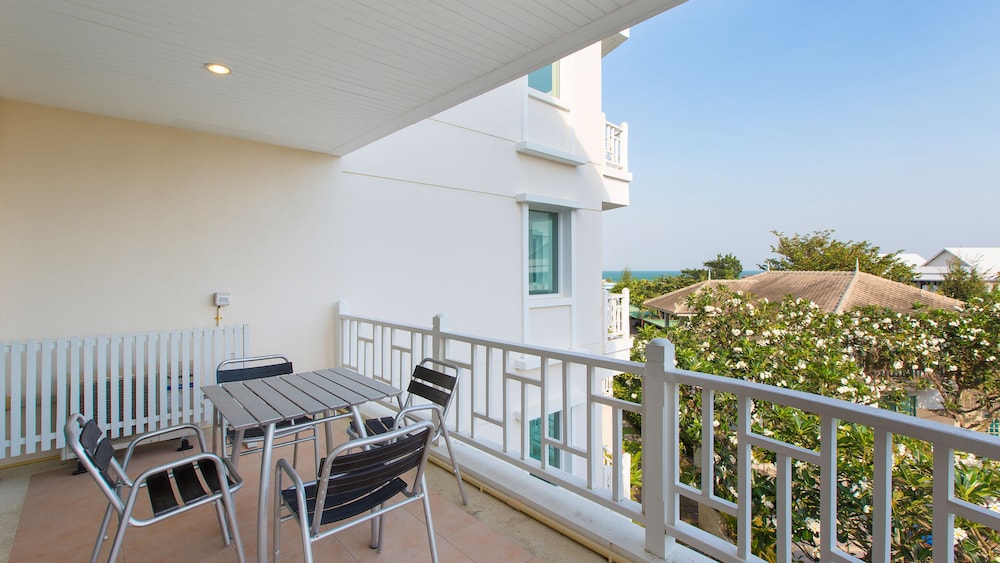 Baan Poolom Beachfront Condominium 3/50