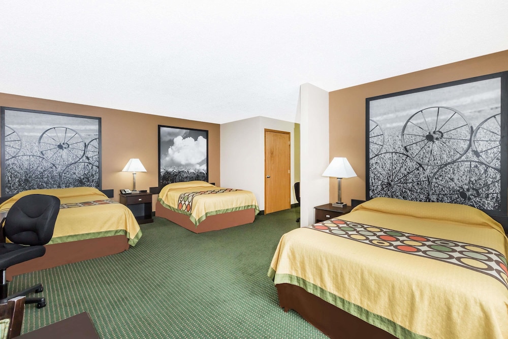 Super 8 by Wyndham Jefferson 22/42