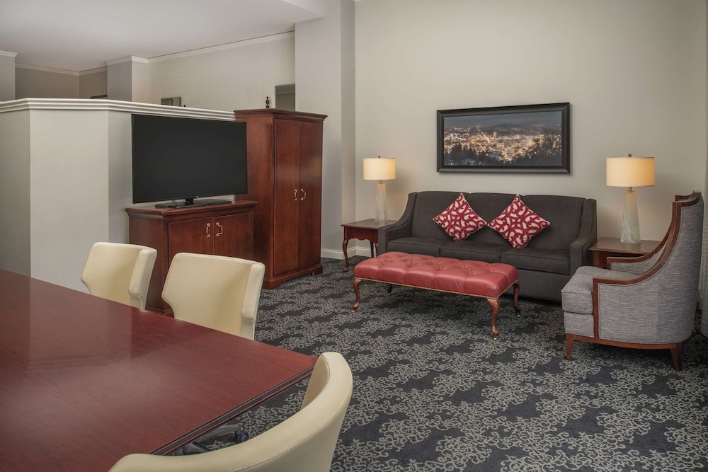 Embassy Suites By Hilton Portland Downtown 36/80