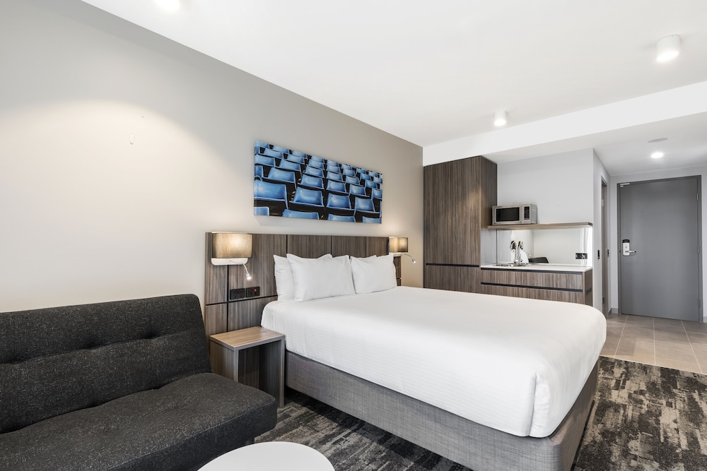 Mercure Sydney Blacktown 38/72