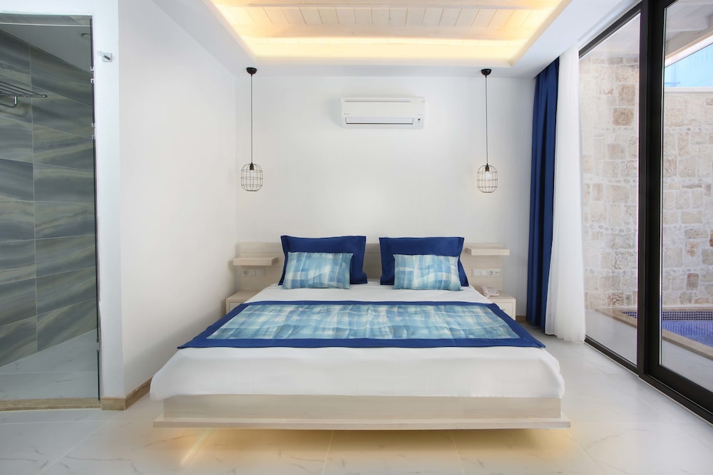 Nur Beach Hotel 4/41
