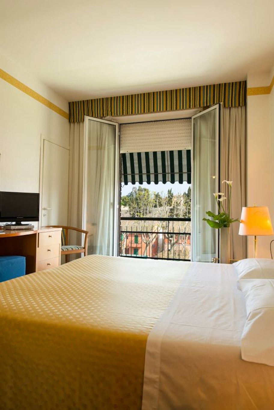 Hotel Augustus 4/36