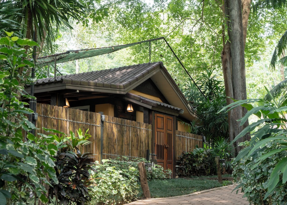 Home Phutoey River Kwai Hotspring & Nature Resort in Sai Yok