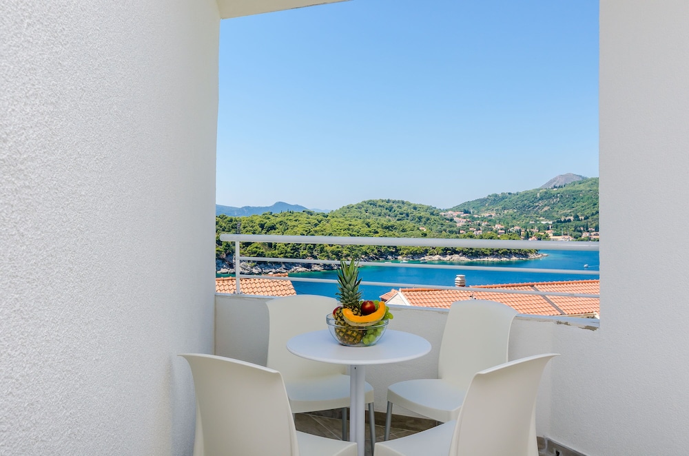 Villa Paradiso 2 22/37