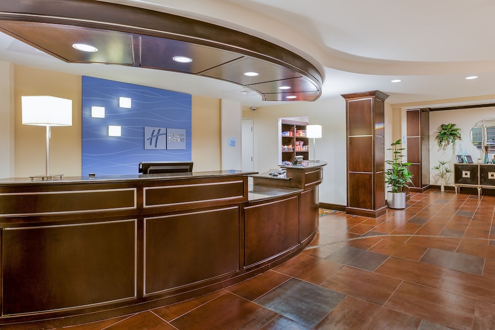 Holiday Inn Express Hotel And Suites Alpine Southeast 11/53