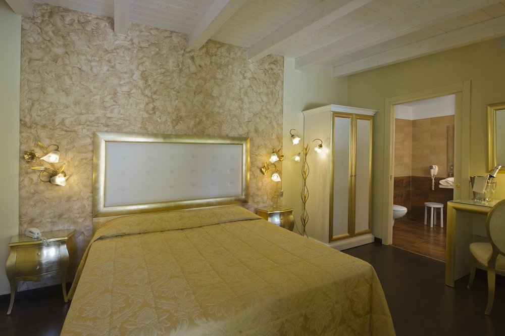 STANDARD, DOUBLE OR TWIN BED