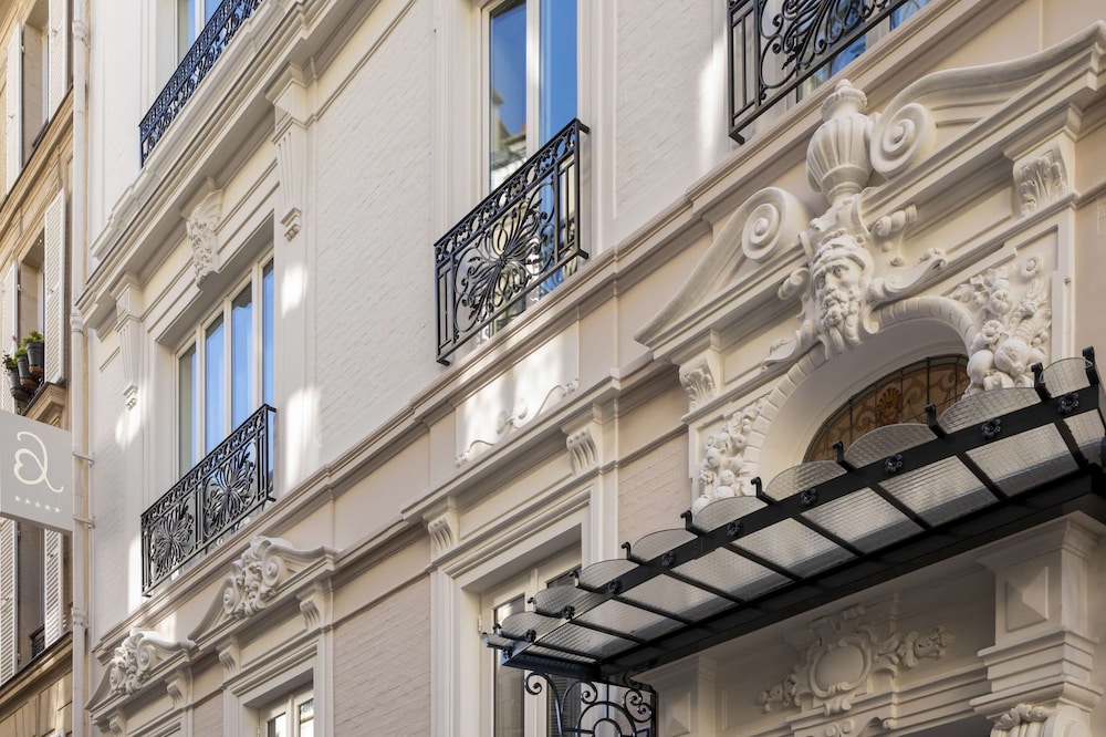 Paris J'adore Hotel & Spa - Adults Only in PARIS