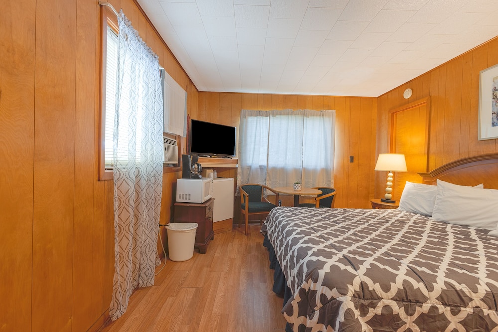 Parkside Motel by OYO Meadville Conneaut Lake 18/50