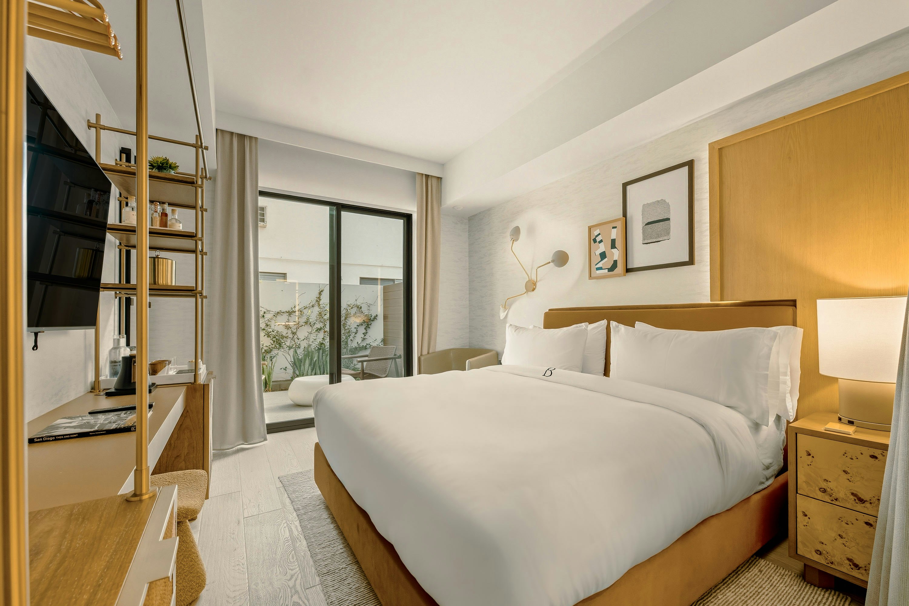 Lanai, King Bed