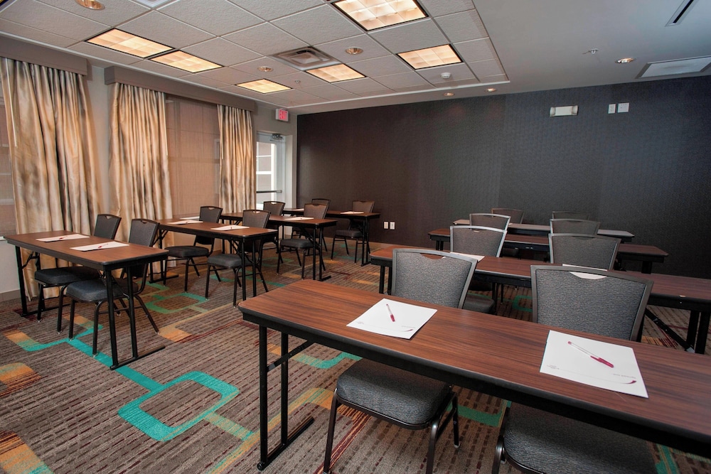 Residence Inn By Marriott Birmingham Hoover 37/50