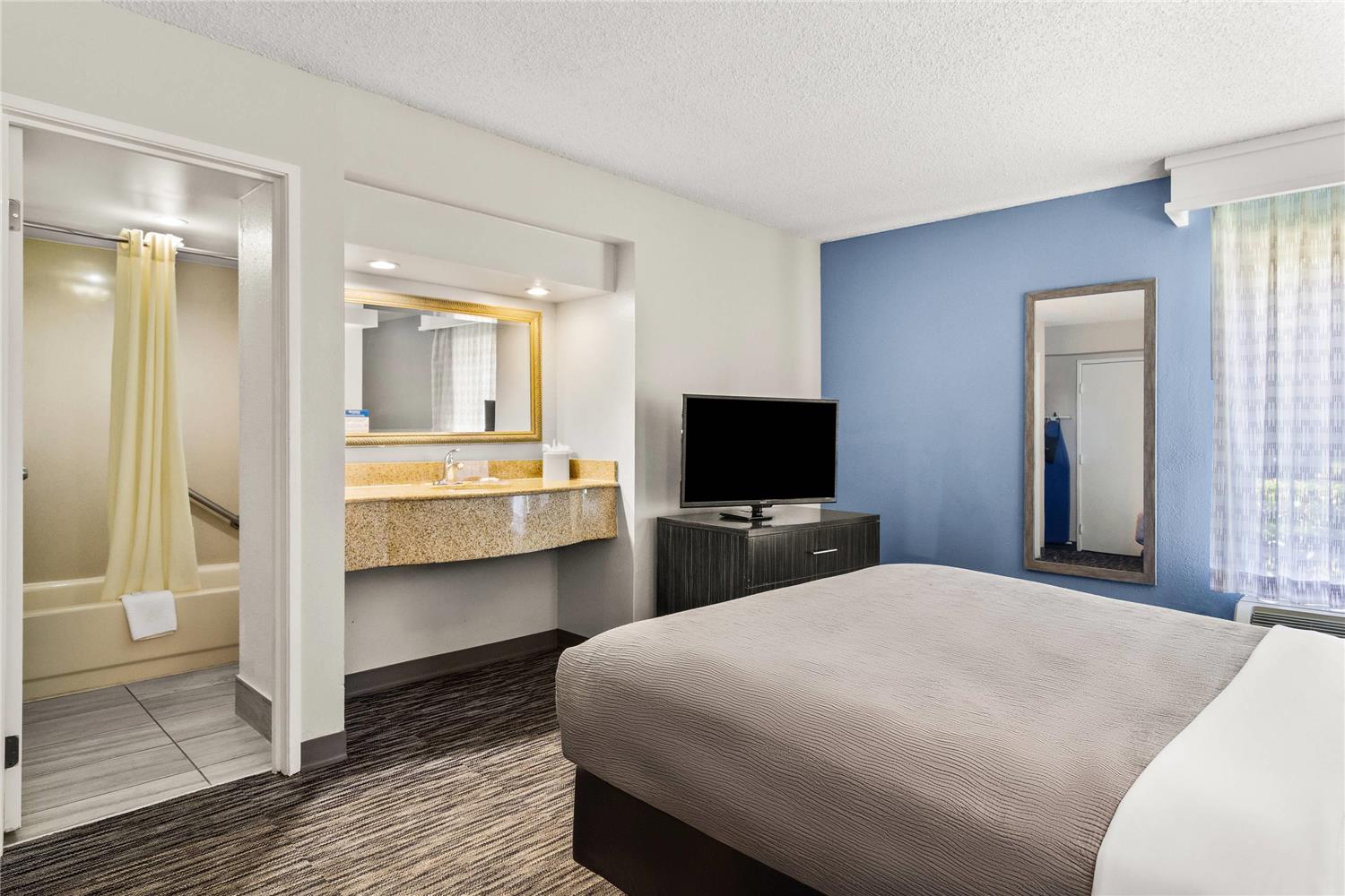 Quality Inn Jacksonville - Orange Park near Naval Air Station 1/7
