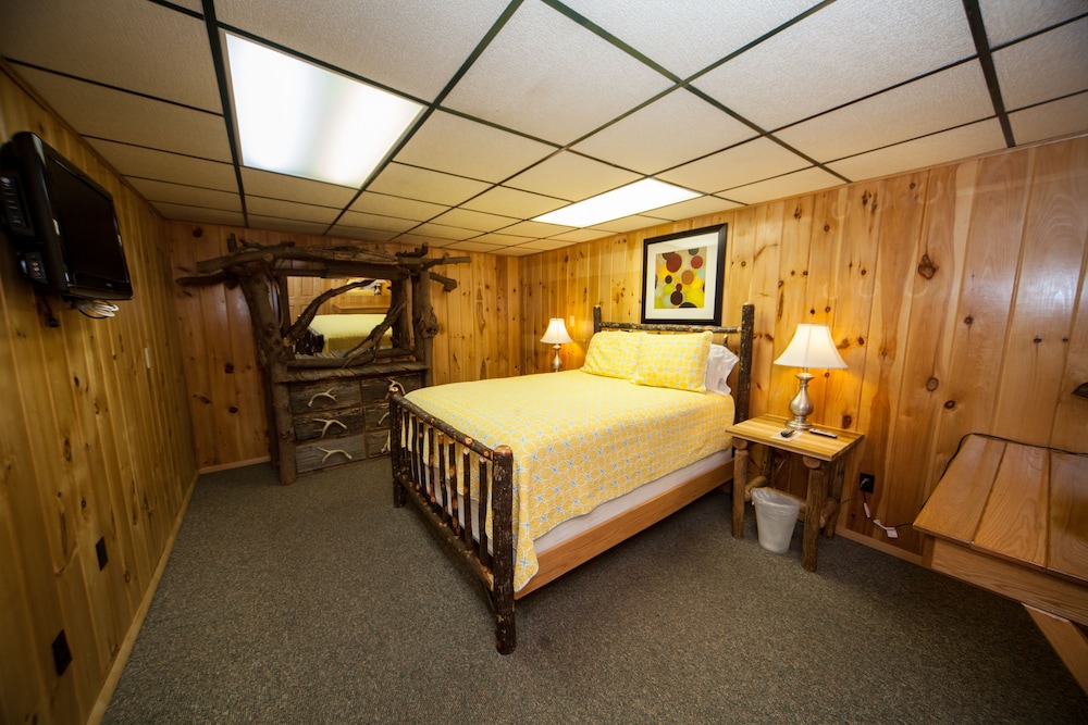 Log Cabin Lodge Suites 28/68