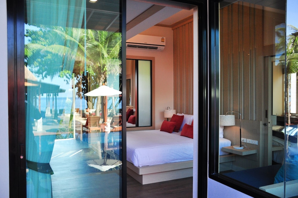 Lanta Sand Resort And Spa 29/71