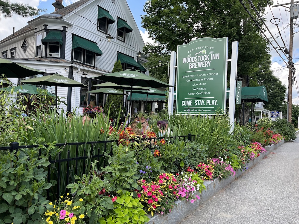 WoodStock Inn 10/43