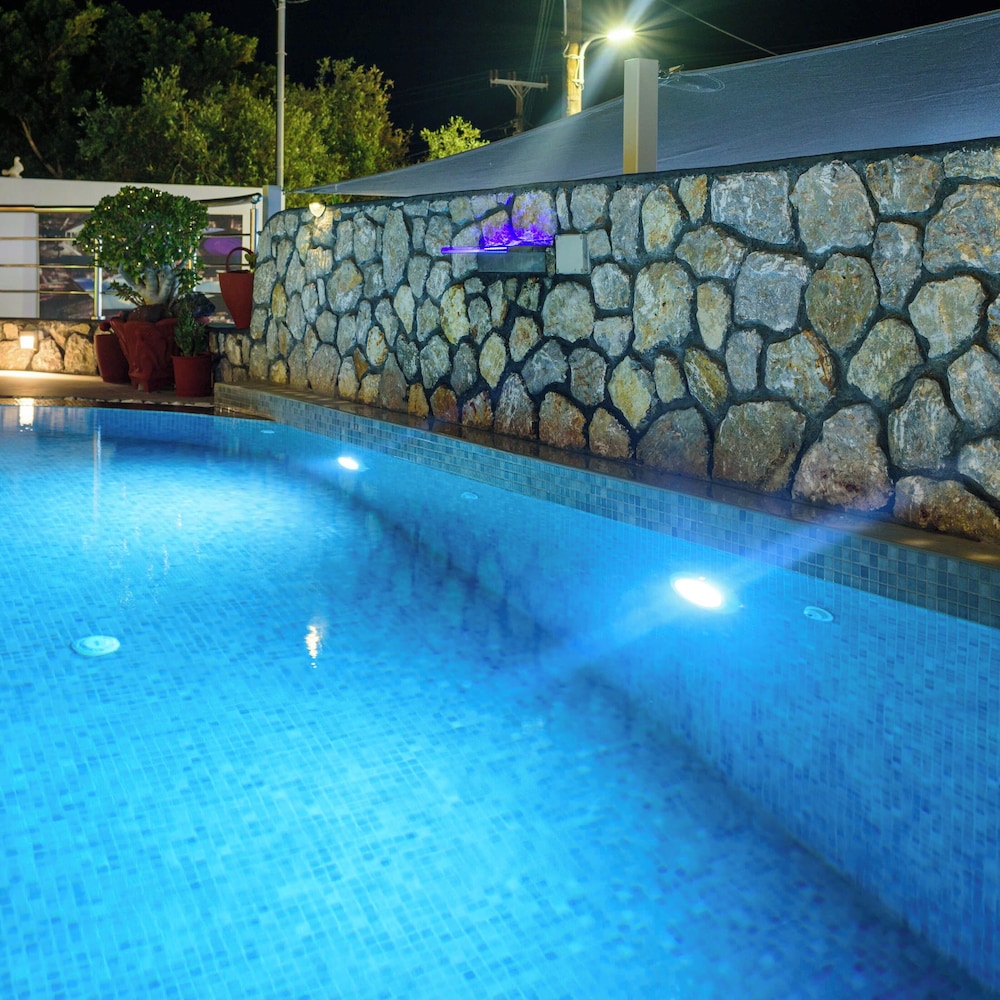 Akis Hotel 24/50