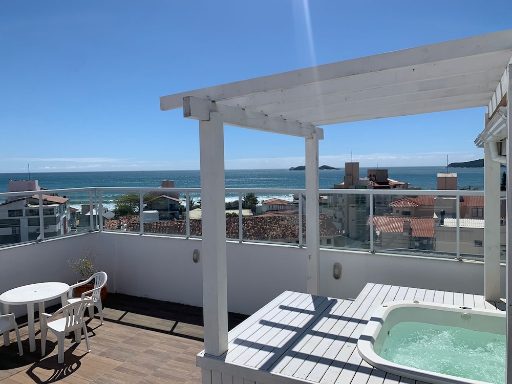 Gaivotas Praia Hotel 31/36