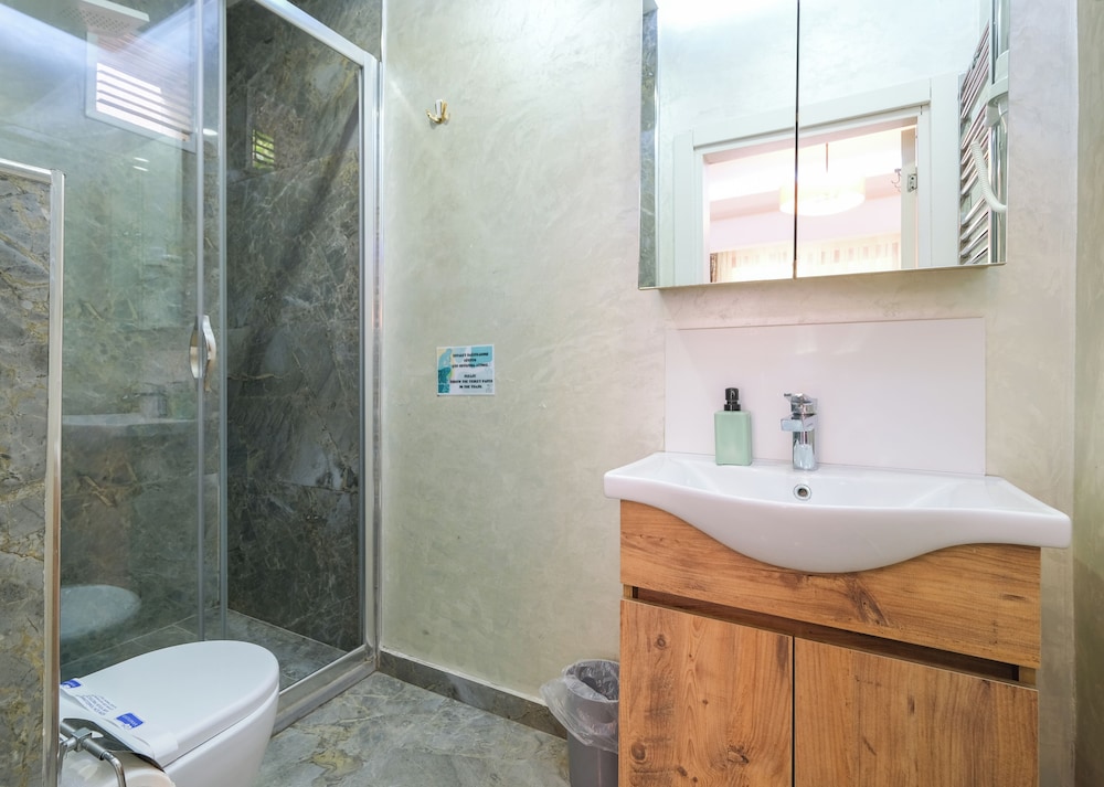 Loren Hotel Suites 38/50