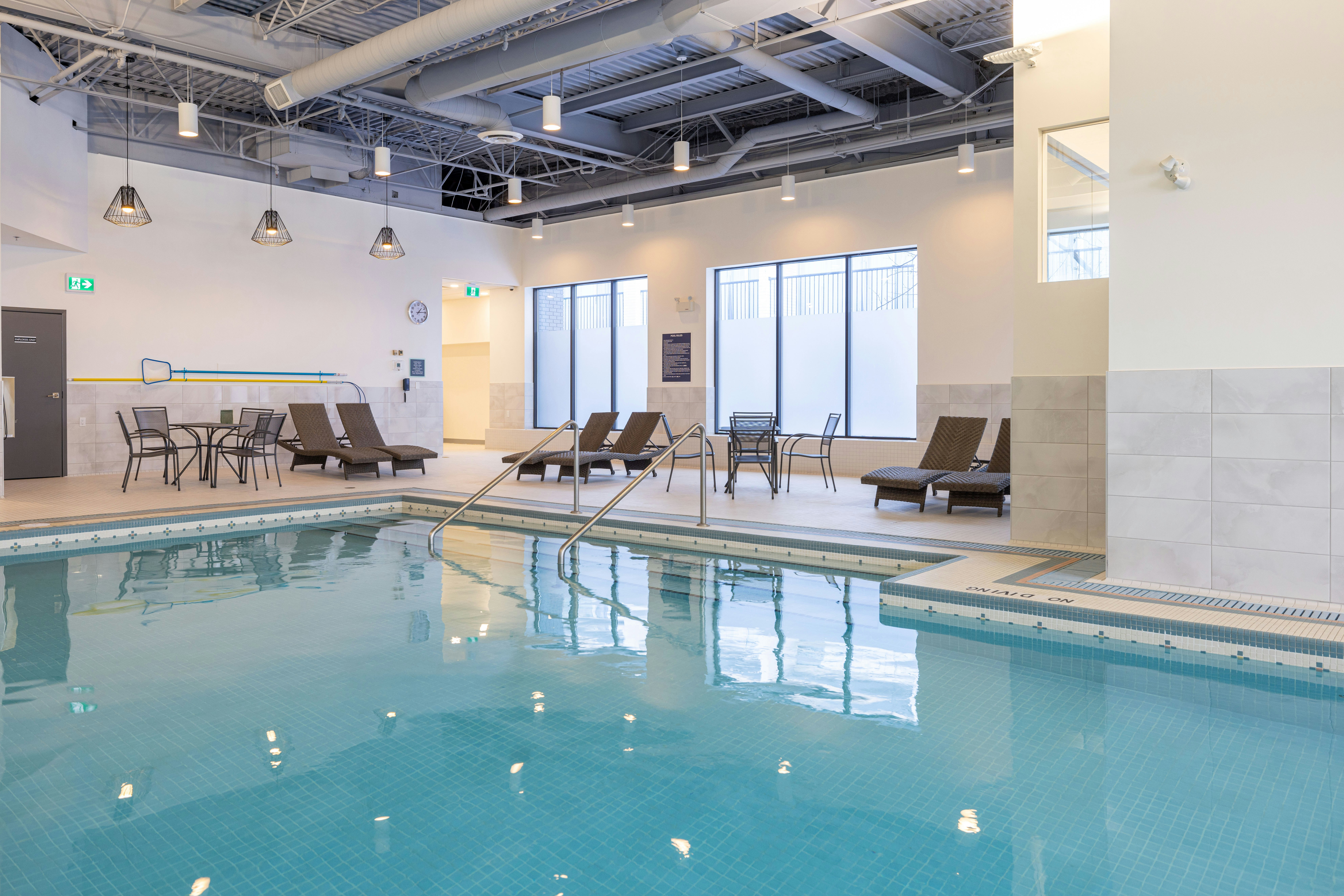 DoubleTree by Hilton Calgary North 9/33