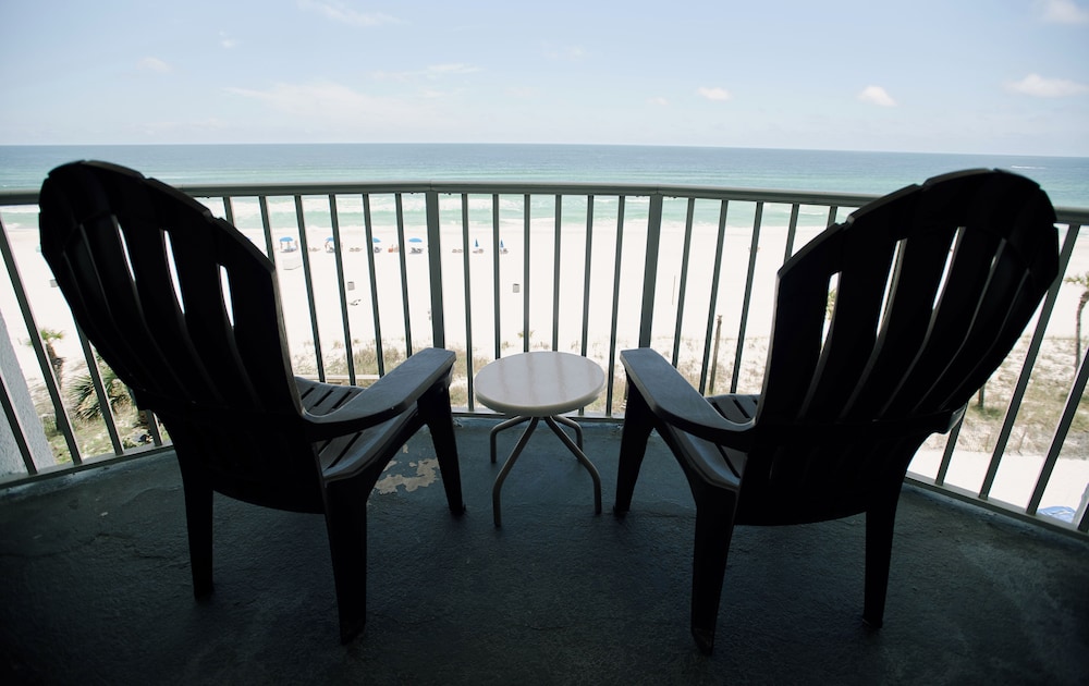 Boardwalk Beach Resort Hotel 53/65