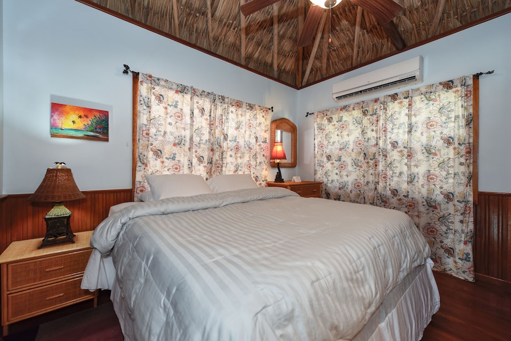 Captain Morgans Retreat 11/80
