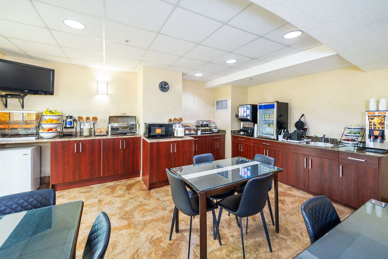 Comfort Inn And Suites Edson Yellowhead Highway 15/20