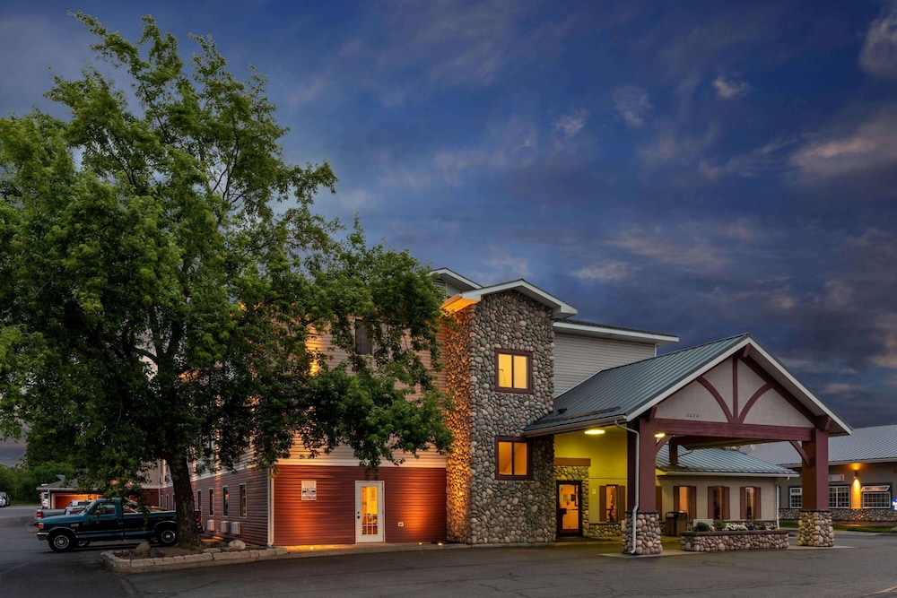 Super 8 By Wyndham Spokane Valley 3/33