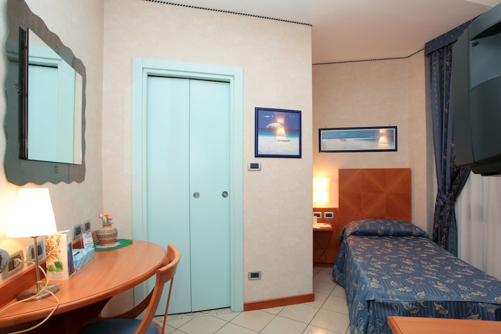 Albergo Centrale Bologna 10/79