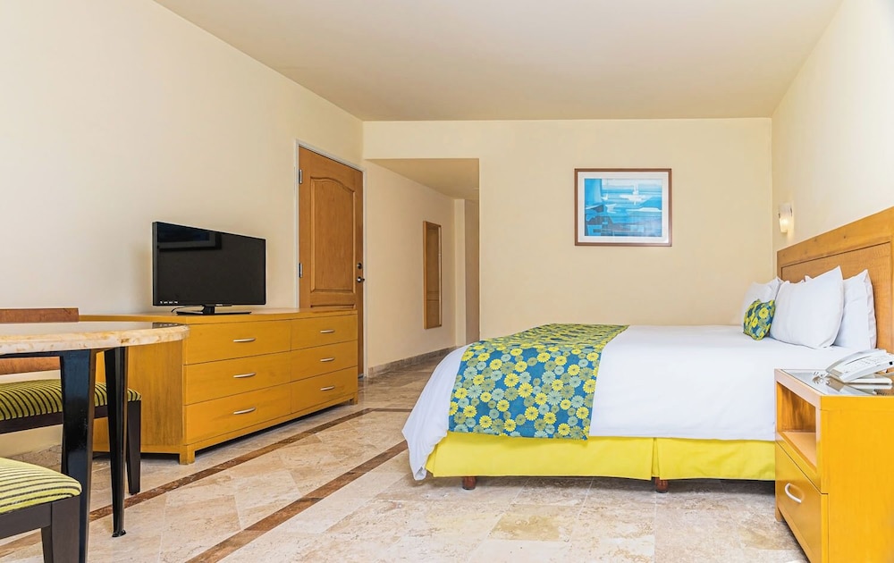 Krystal Vallarta 47/69