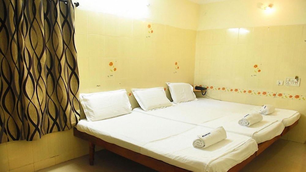 Hotel Govind Heights 9/40