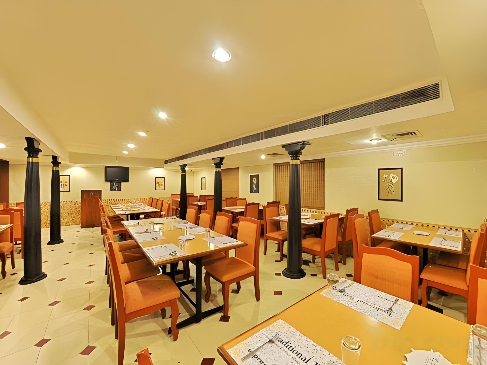 HOTEL CHANDRA PARK 34/42