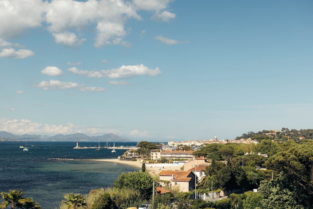 Kube St Tropez Hotel 69/74
