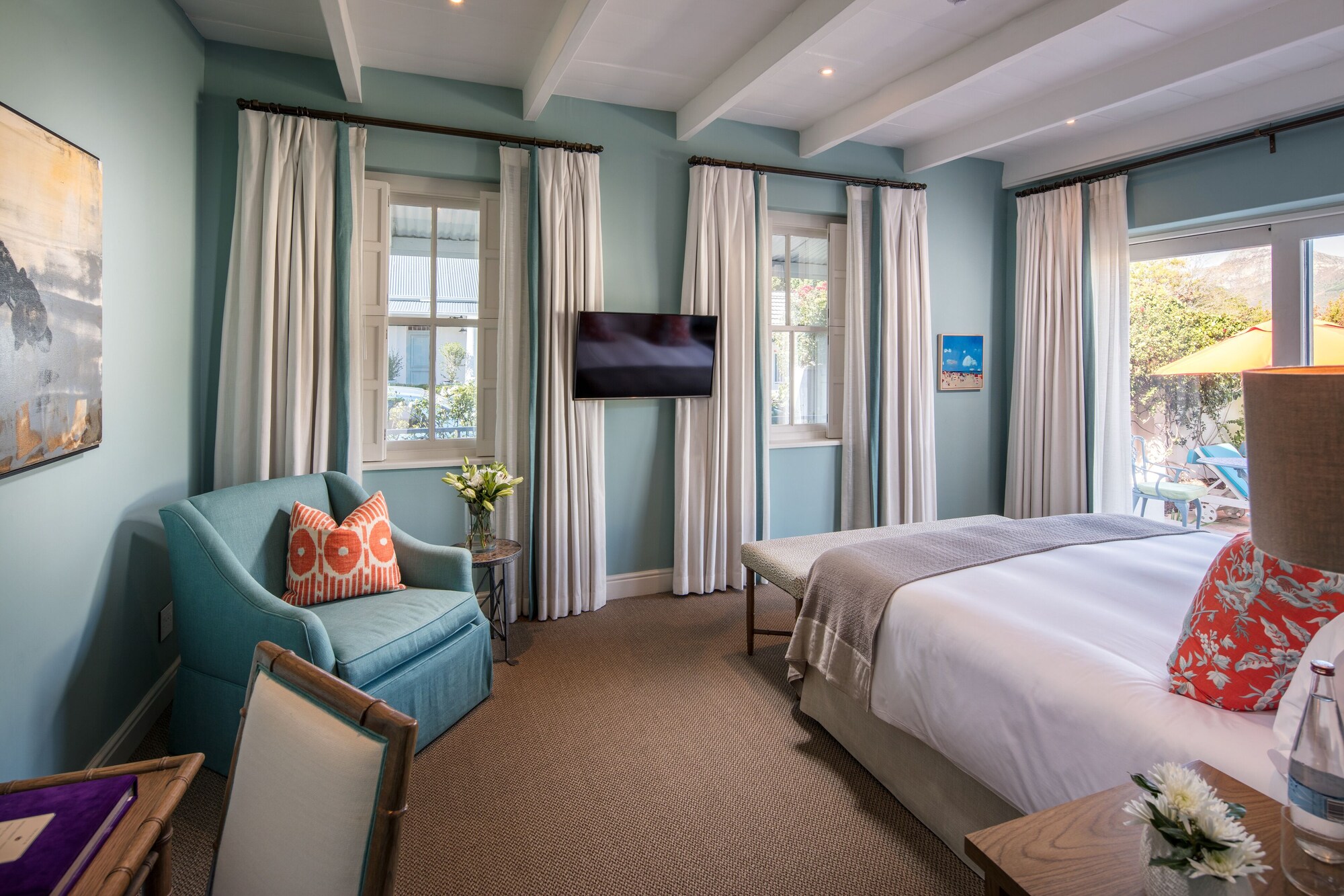 POOL, LUXURY, SUITE