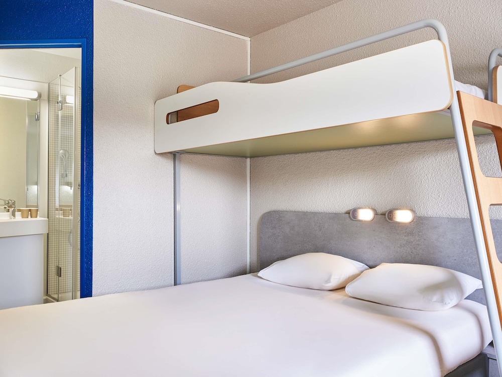 Ibis Budget Versailles Chateau Saint Cyr 20/40