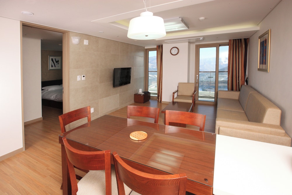 High1 Condominium 35/50