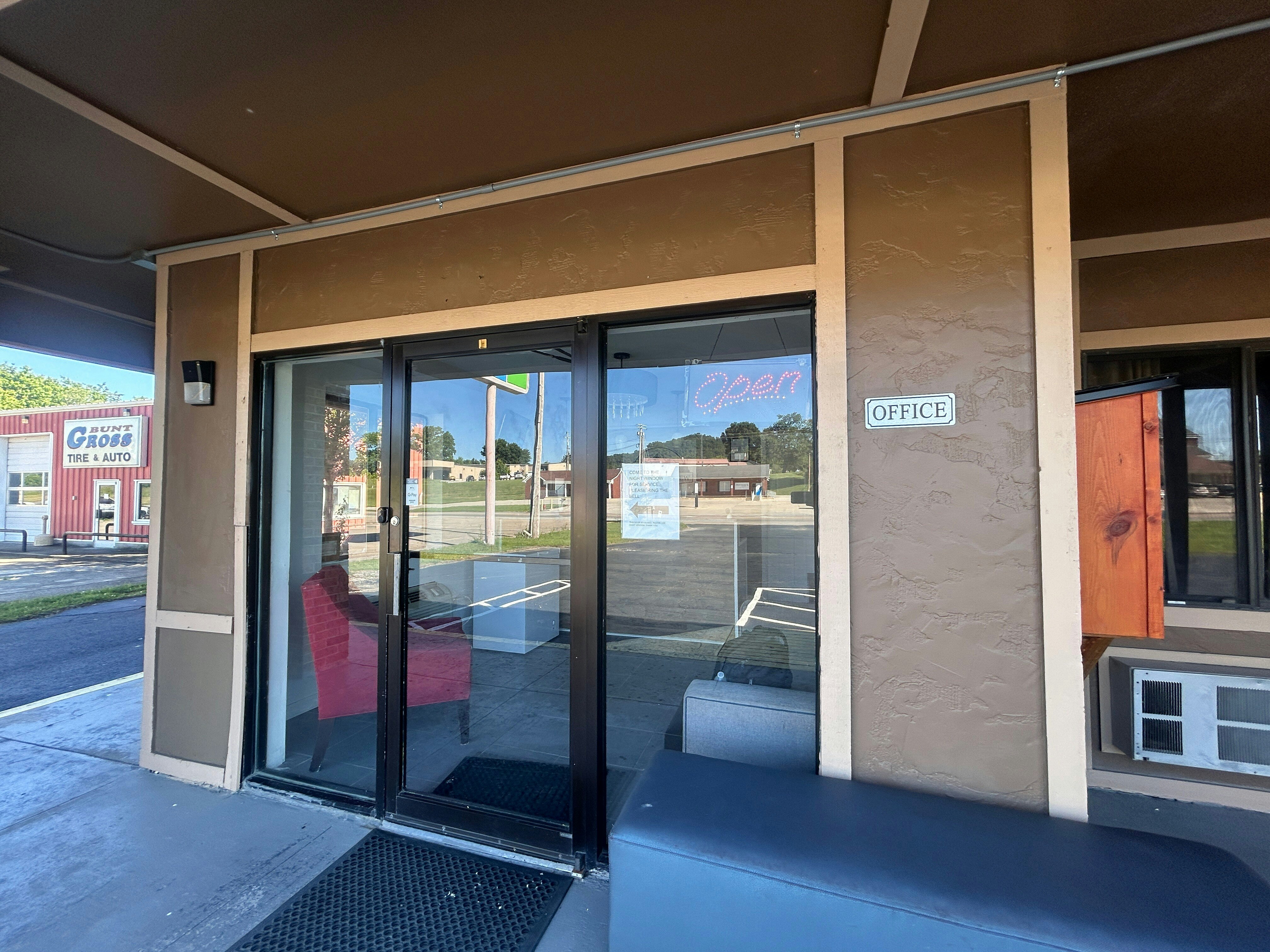 Mountain View Inn Irvine Near Richmond KY in IRVINE - KY