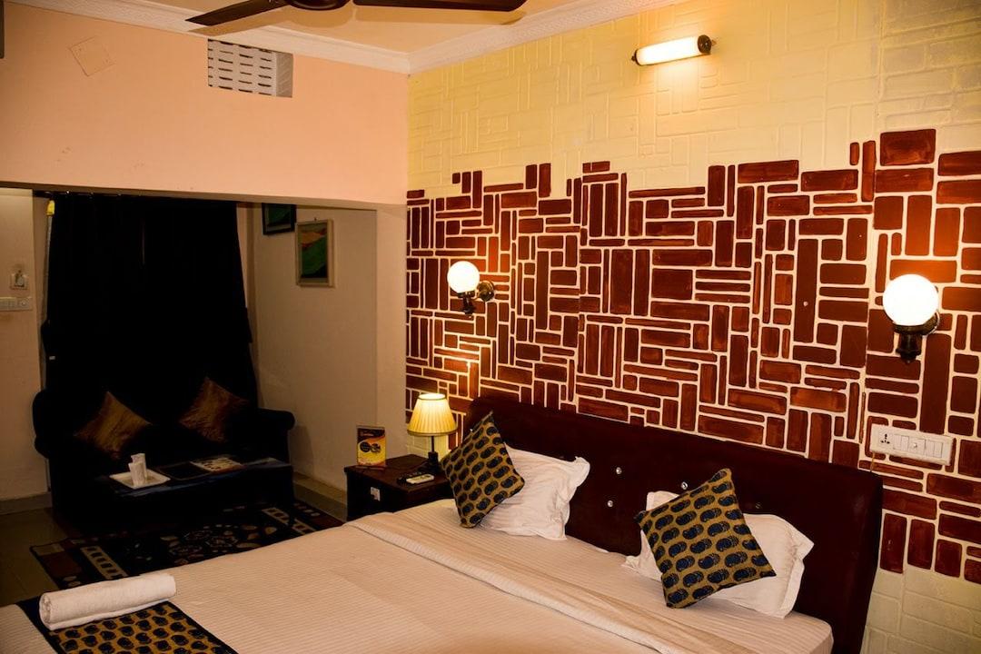 HOTEL SAPPHIRE INTERNATIONAL 11/32