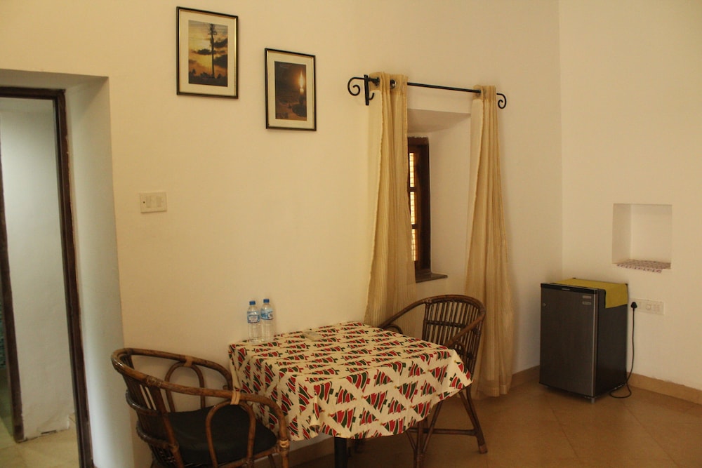 Granpas Inn Bougainvillea 30/50