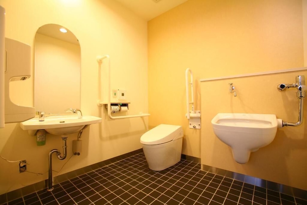 Quintessa Hotel Kokura Comic & Books 49/50