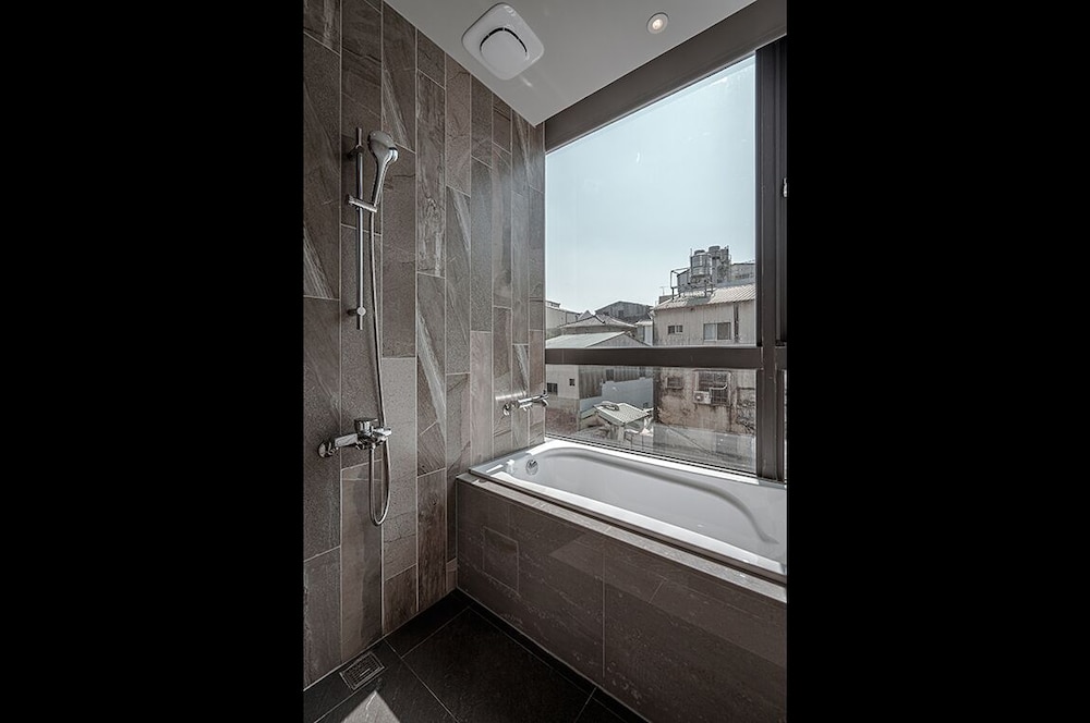 Somer Hotel 50/50