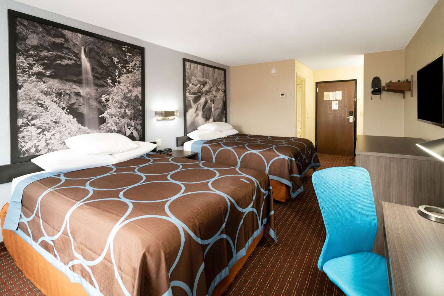 Super 8 by Wyndham Cleveland TN 20/36