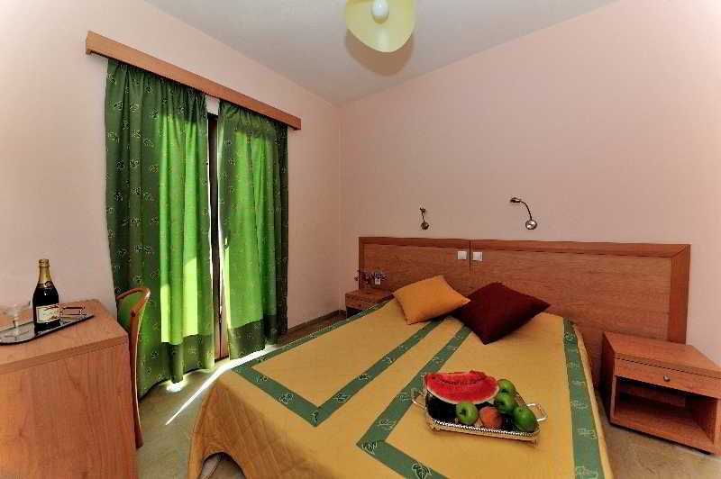 VASSILIAS BEACH APARTMENTS 10/31