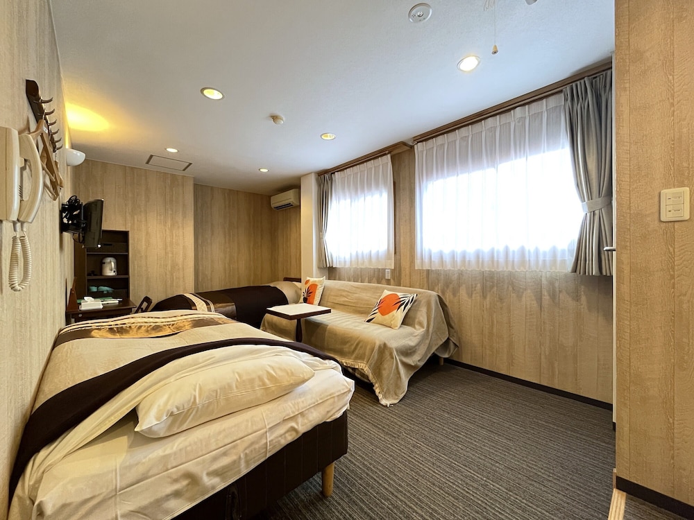 Type C, Twin Beds