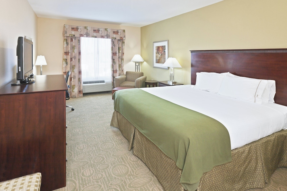 غرفة قياسية بسرير كينج لذوي الإعاقة