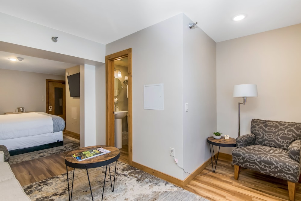 Grey Fox Inn Resort 32/66