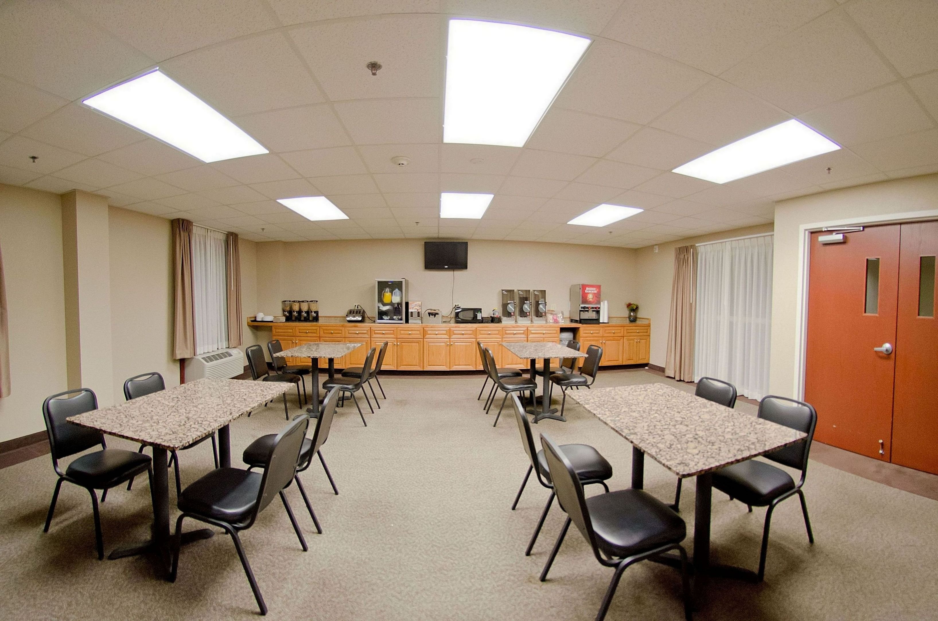 Pleasant Night Inn Carthage Near Fort Drum 19/21