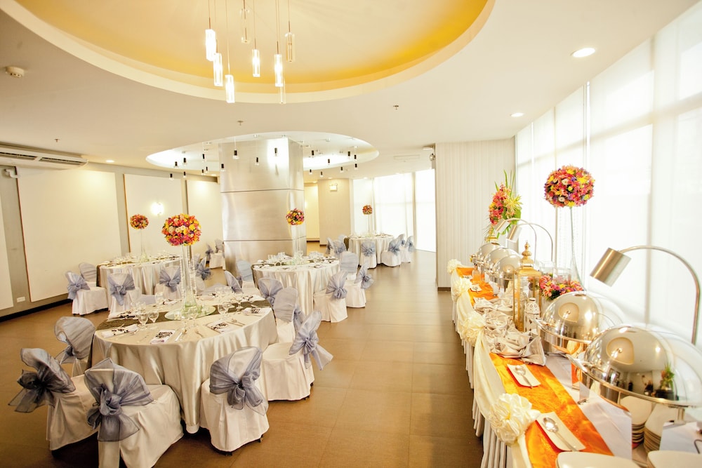 The Exchange Regency Residence Hotel 47/66