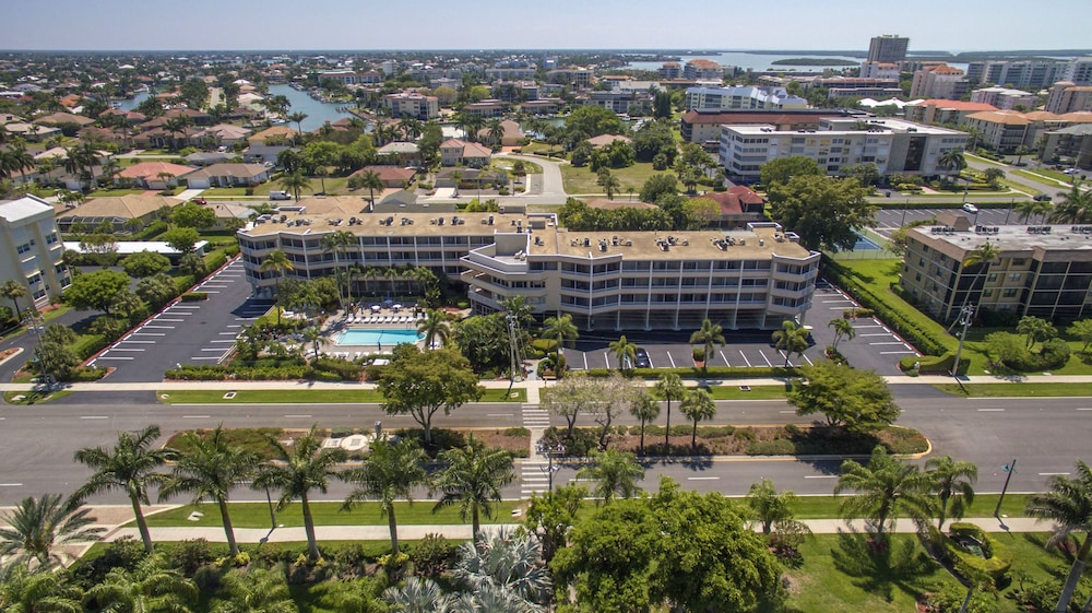 Marco Beach Vacation Suites 67/73
