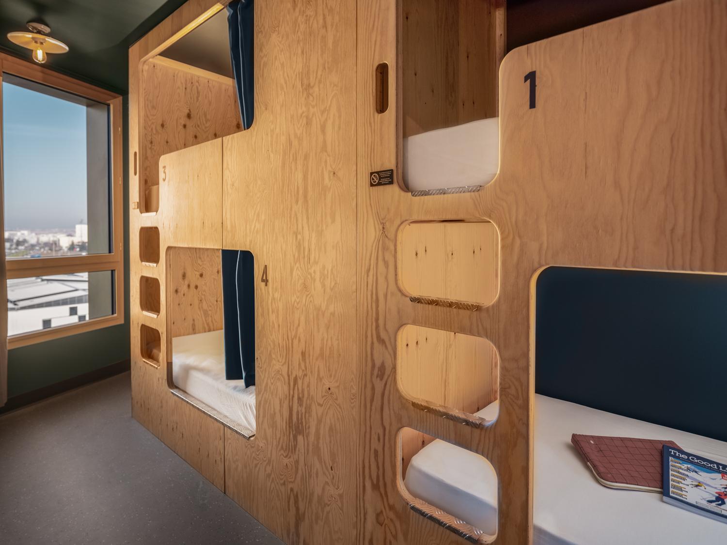 Private, Mixed Dorm